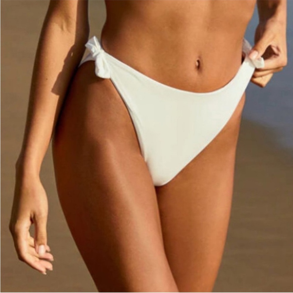 NWT WeWoreWhat Amber bow bikini bottoms white